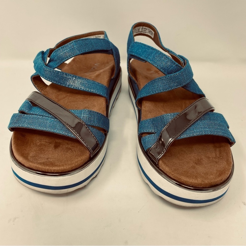 Beautiful barely worn Vionic denim sandals size 6 - Picture 2 of 8